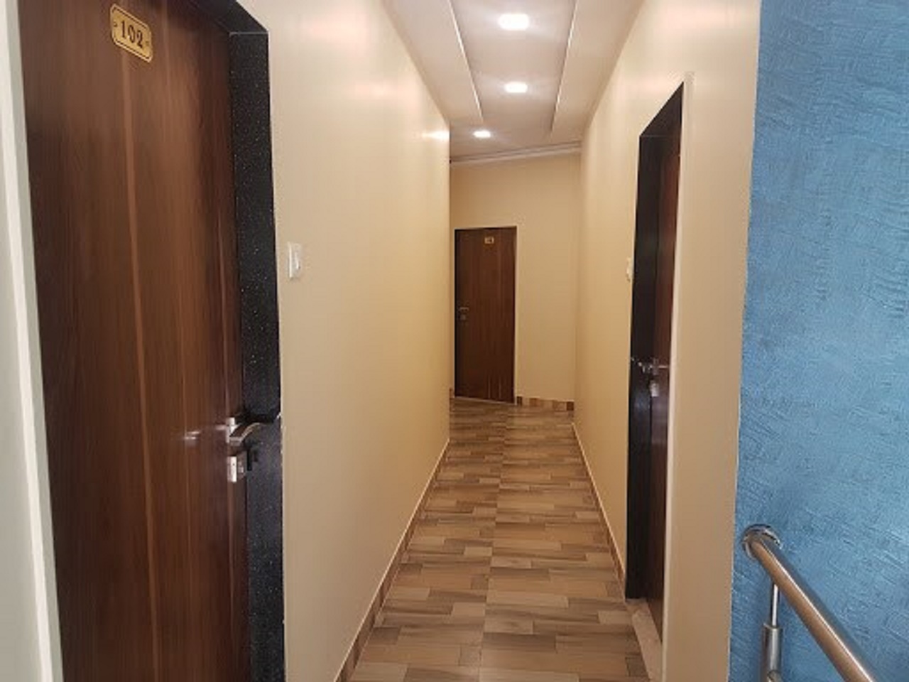 hotel room at dirt cheap price in andheri Marol mumbai